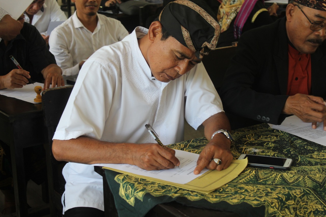 Penandatanganan Pakta Integritas Untuk Peningkatan Mutu Pendidikan di Lombok Timur